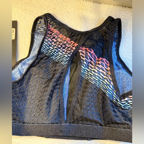 Peloton x WITH Women’s High Neck Bra 2.0 Candy Roller Girl Print Size M NWT - Picture 9 of 10